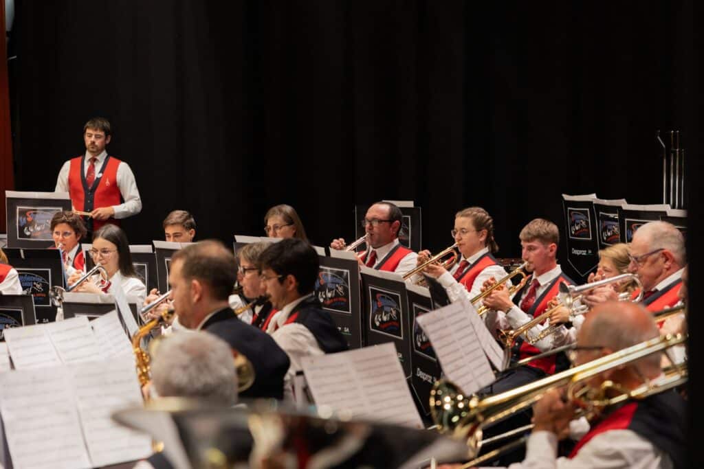 Société de musique en concert sur scène