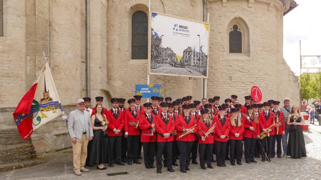 L'Union Instrumentale de Payerne devant l'abbatiale